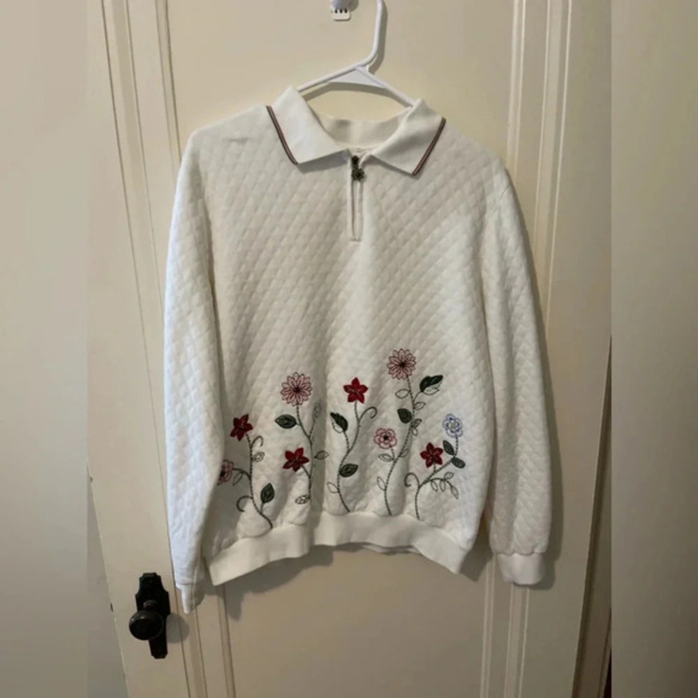 Alfred Dunner Short sleeve sweater size medium